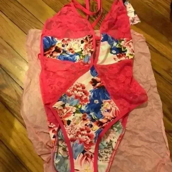 Victoria’s Secret x Mary Katrantzou Pink Teddy S - Picture 6 of 6